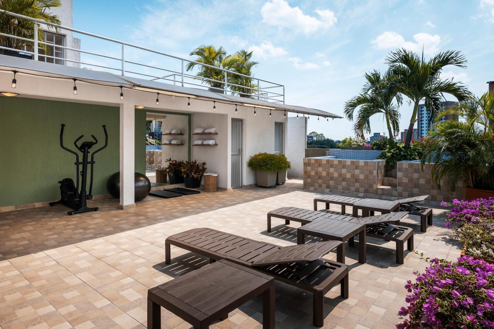 Ms Chipichape Hotel